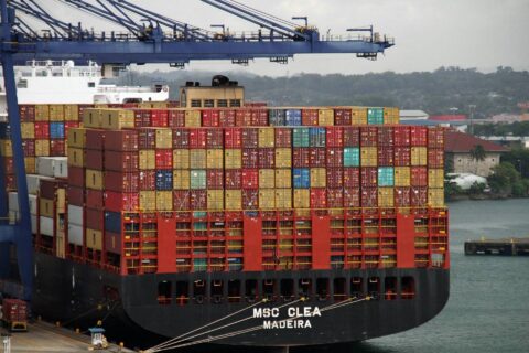 Gaji pelayaran: Factors Affecting Shipping Salaries